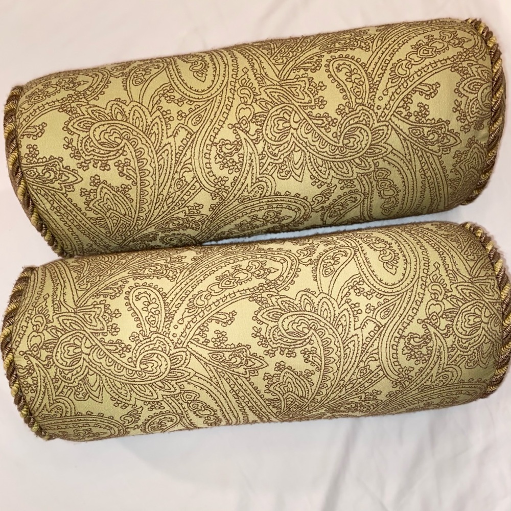 Accent pillows
